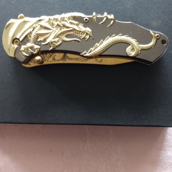 Collectible Fantasy Golden 3D Sculpted Wrap Around Dragon Knife w Gift Box - Picture 9 of 10